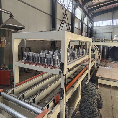 復合免拆外模板設備與腳手架協同施工的工作原理及優勢分析